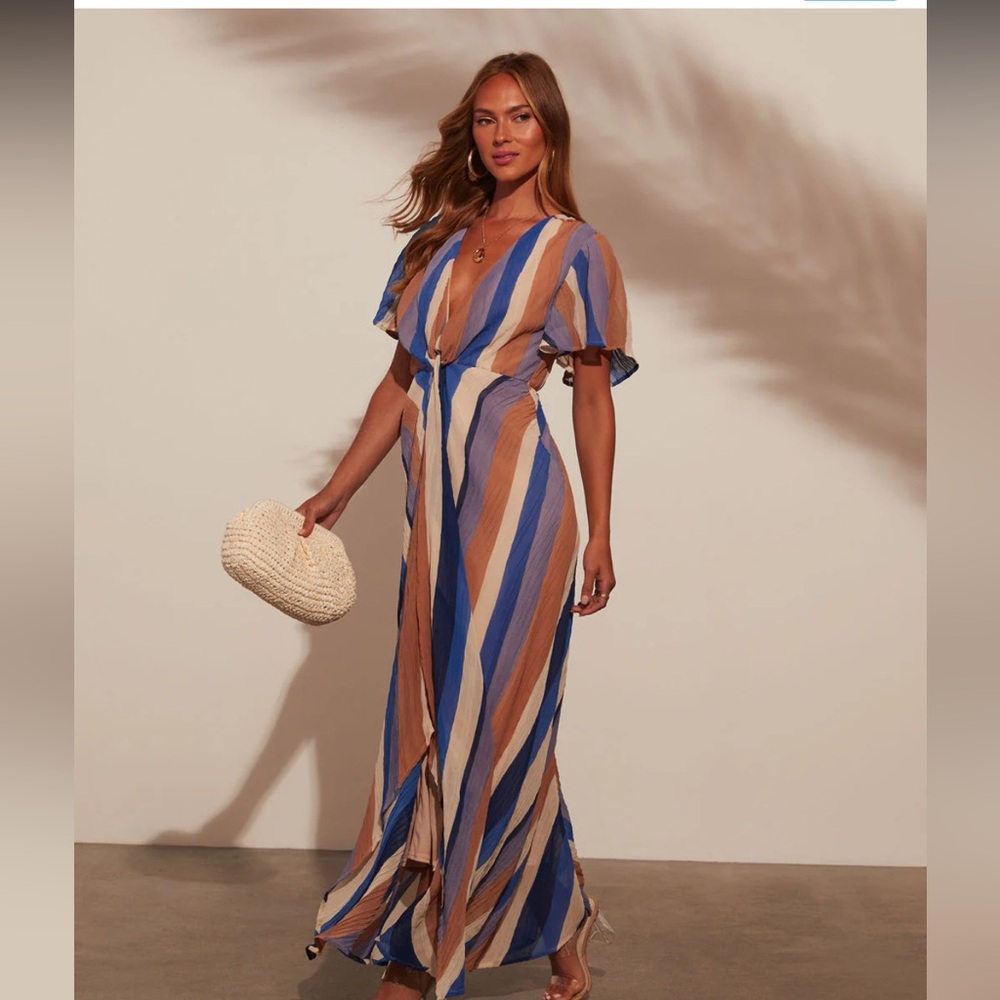 Vici maxi dress size medium new with tags